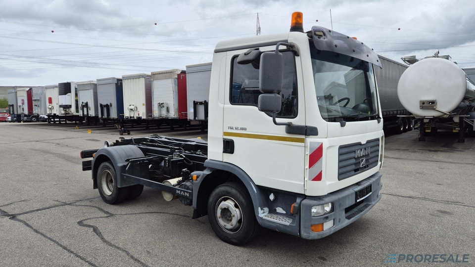 MAN TGL 12.180 4x2 BB EURO 3 - Hákový nosič kontejnerů - Hákový nosič kontejnerů: obrázek 1 MAN TGL 12.180 4x2 BB EURO 3 - Hákový nosič kontejnerů - Hákový nosič kontejnerů: obrázek 1