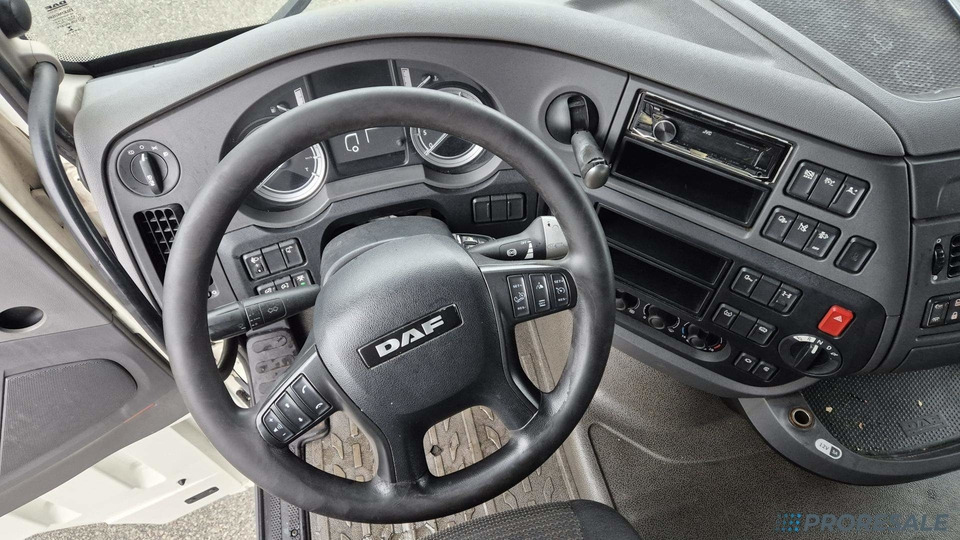 DAF XF 460 FT LOW DECK SSC EURO 6 - Tahač: obrázek 4 DAF XF 460 FT LOW DECK SSC EURO 6 - Tahač: obrázek 4