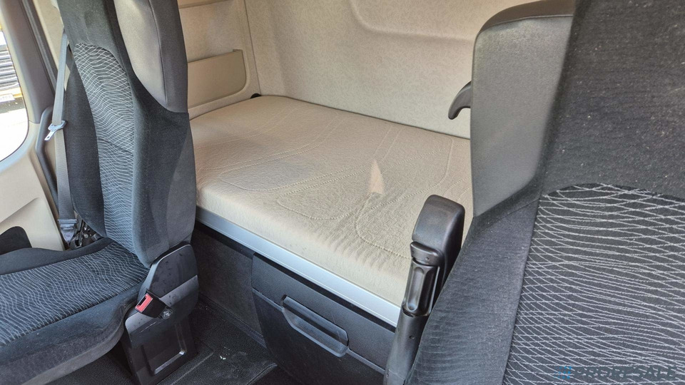 MERCEDES-BENZ ACTROS 1845 GIGA SPACE EURO 6 - Tahač: obrázek 5 MERCEDES-BENZ ACTROS 1845 GIGA SPACE EURO 6 - Tahač: obrázek 5