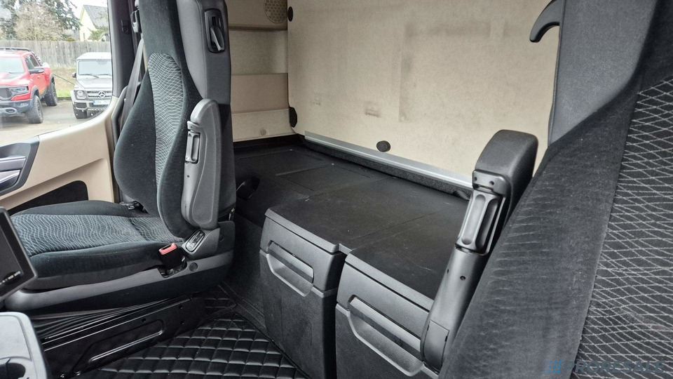 MERCEDES-BENZ ACTROS 1845 LS GIGA EURO 6 - Tahač: obrázek 5 MERCEDES-BENZ ACTROS 1845 LS GIGA EURO 6 - Tahač: obrázek 5