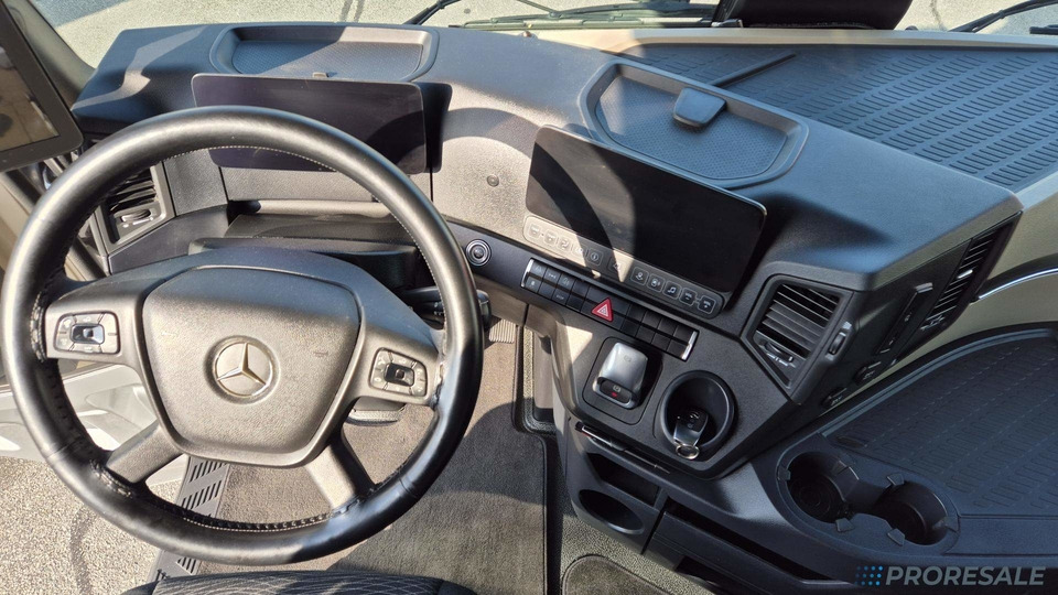 MERCEDES-BENZ ACTROS 1845 LS GIGA SPACE EURO 6 - Tahač: obrázek 4 MERCEDES-BENZ ACTROS 1845 LS GIGA SPACE EURO 6 - Tahač: obrázek 4