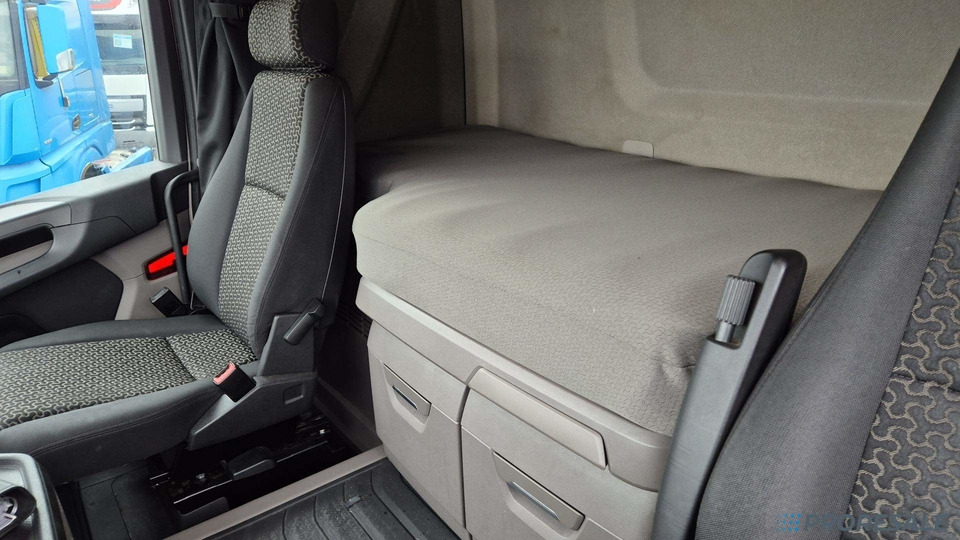 SCANIA R450 N323 NGS TOP LINE EURO 6 - Tahač: obrázek 5 SCANIA R450 N323 NGS TOP LINE EURO 6 - Tahač: obrázek 5