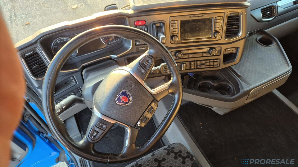 SCANIA R450 N323 NGS TOP LINE EURO 6 - Tahač: obrázek 4 SCANIA R450 N323 NGS TOP LINE EURO 6 - Tahač: obrázek 4