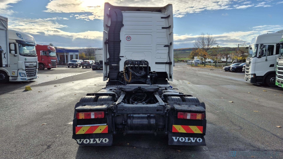 VOLVO FH 13.420 42T LOW DECK EURO 5/EEV - Tahač: obrázek 3 VOLVO FH 13.420 42T LOW DECK EURO 5/EEV - Tahač: obrázek 3