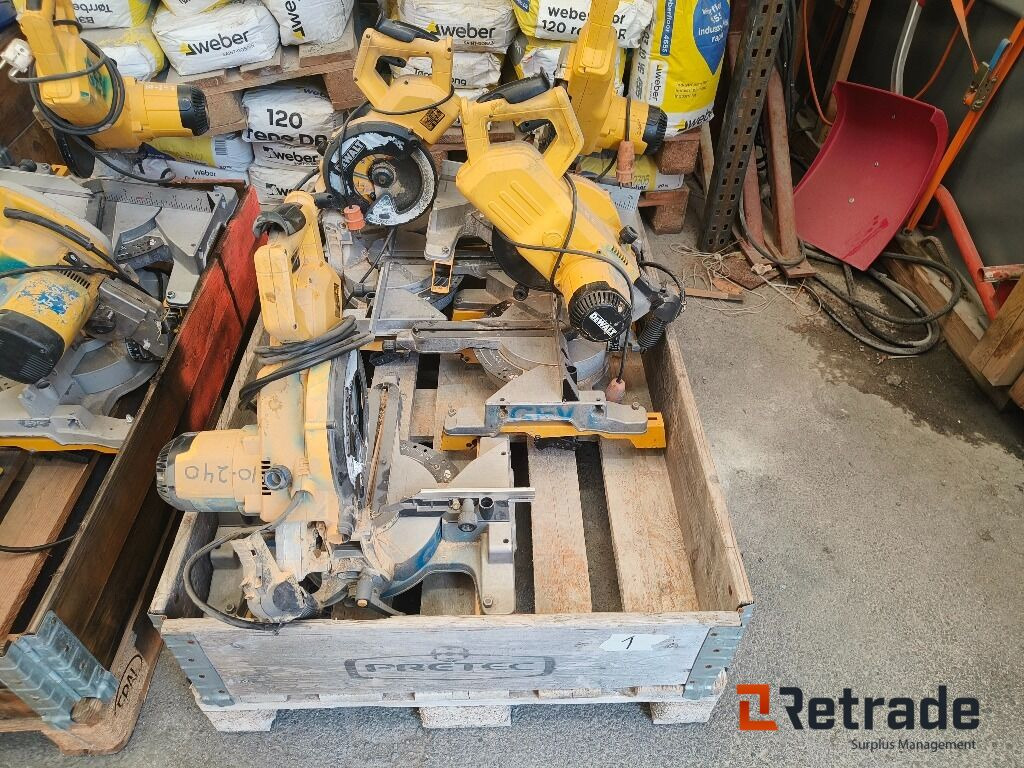 Dewalt Kappsag, 2 Paller, 8stk sager, Nr 1 og 2 - Stavební zařízení: obrázek 2 Dewalt Kappsag, 2 Paller, 8stk sager, Nr 1 og 2 - Stavební zařízení: obrázek 2