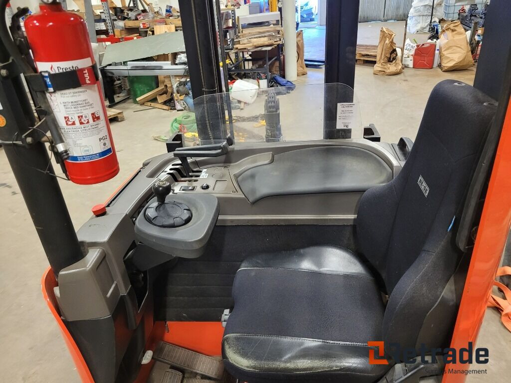 Gaffeltruck Sittstaplare BT SRE135L låga timmar - 2017 - Stohovací vozík: obrázek 5 Gaffeltruck Sittstaplare BT SRE135L låga timmar - 2017 - Stohovací vozík: obrázek 5