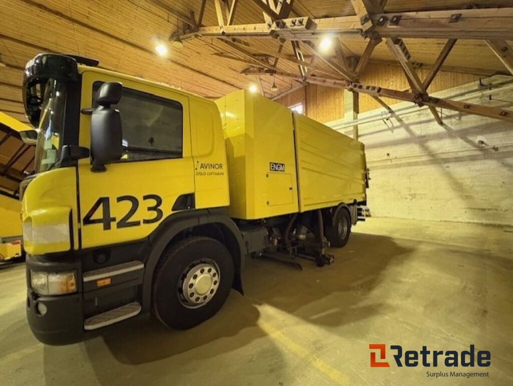 Glykol suger - Scania P310 med Bucher STKF 9500 på bygg! - Vůz na odvoz odpadků: obrázek 3 Glykol suger - Scania P310 med Bucher STKF 9500 på bygg! - Vůz na odvoz odpadků: obrázek 3