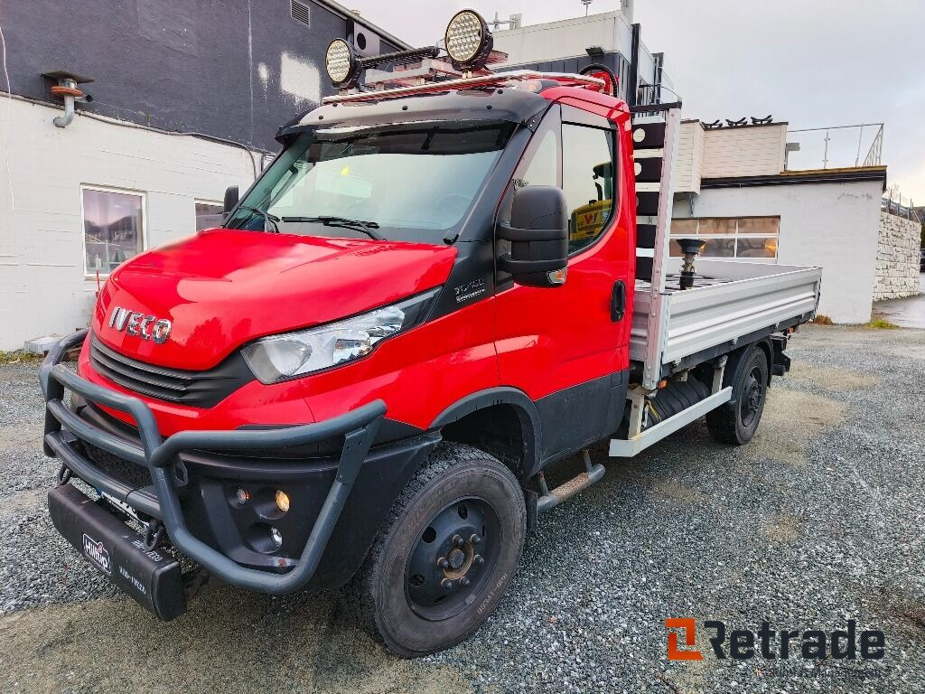 IVECO Daily 70W, 4X4 Tipp og Kran - Dodávka sklápěč: obrázek 1 IVECO Daily 70W, 4X4 Tipp og Kran - Dodávka sklápěč: obrázek 1