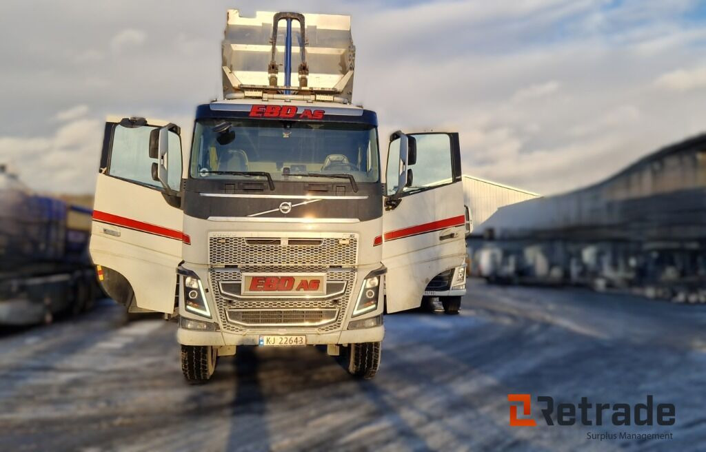Robust og klar tippbil – Volvo FH16 650 8x4 med tipp og hengeropplegg - Sklápěč: obrázek 2 Robust og klar tippbil – Volvo FH16 650 8x4 med tipp og hengeropplegg - Sklápěč: obrázek 2