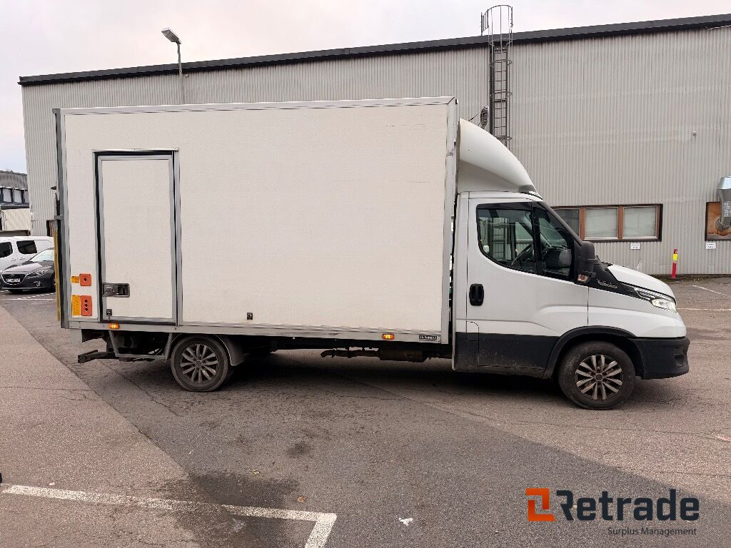 Skapbil IVECO 35S16 (parkert i Oslo) - Dodávka skřín: obrázek 4 Skapbil IVECO 35S16 (parkert i Oslo) - Dodávka skřín: obrázek 4