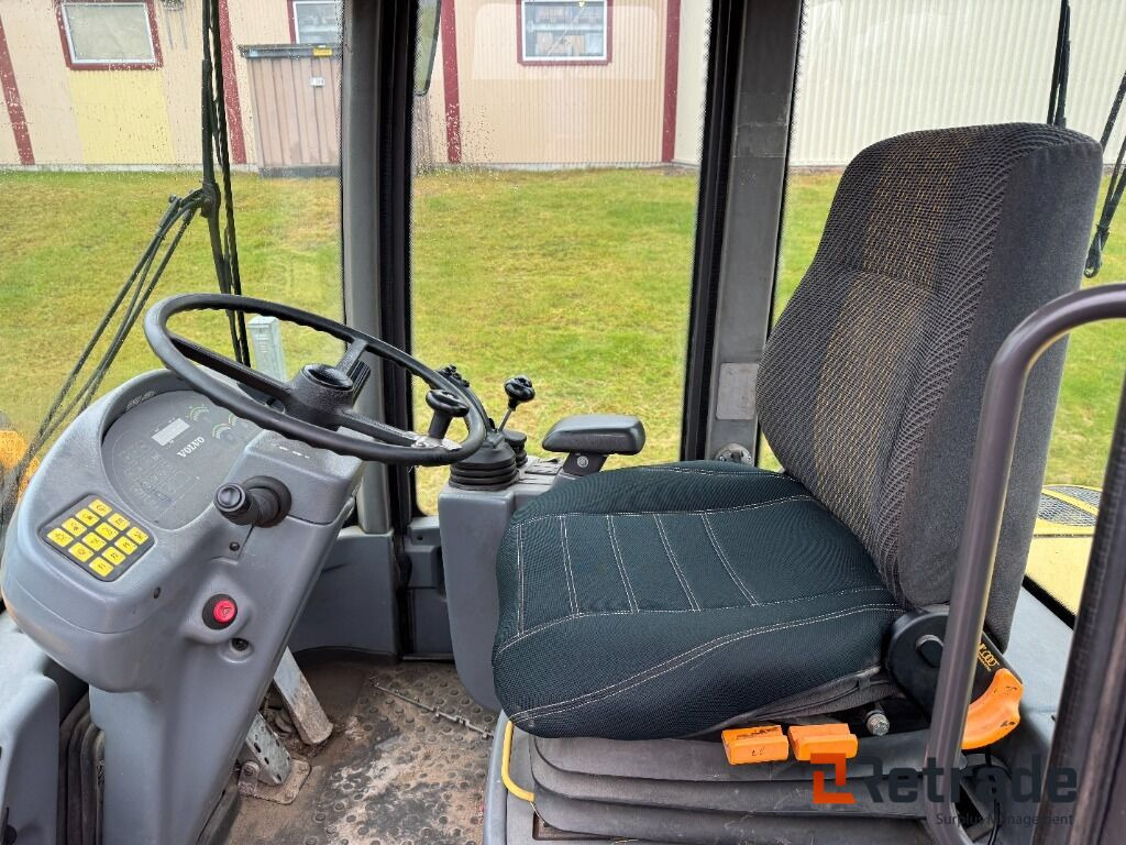 Hjullastare Volvo L40B - TP/S - Stavební technika: obrázek 5 Hjullastare Volvo L40B - TP/S - Stavební technika: obrázek 5