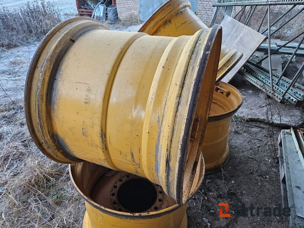 Volvo L90 29,5 fälgar extra breda - Stavební technika: obrázek 5 Volvo L90 29,5 fälgar extra breda - Stavební technika: obrázek 5