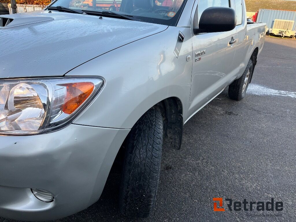 Pick-up TOYOTA HILUX 2,5 D-4D EX.CAB 4 WD: obrázek 8 Pick-up TOYOTA HILUX 2,5 D-4D EX.CAB 4 WD: obrázek 8