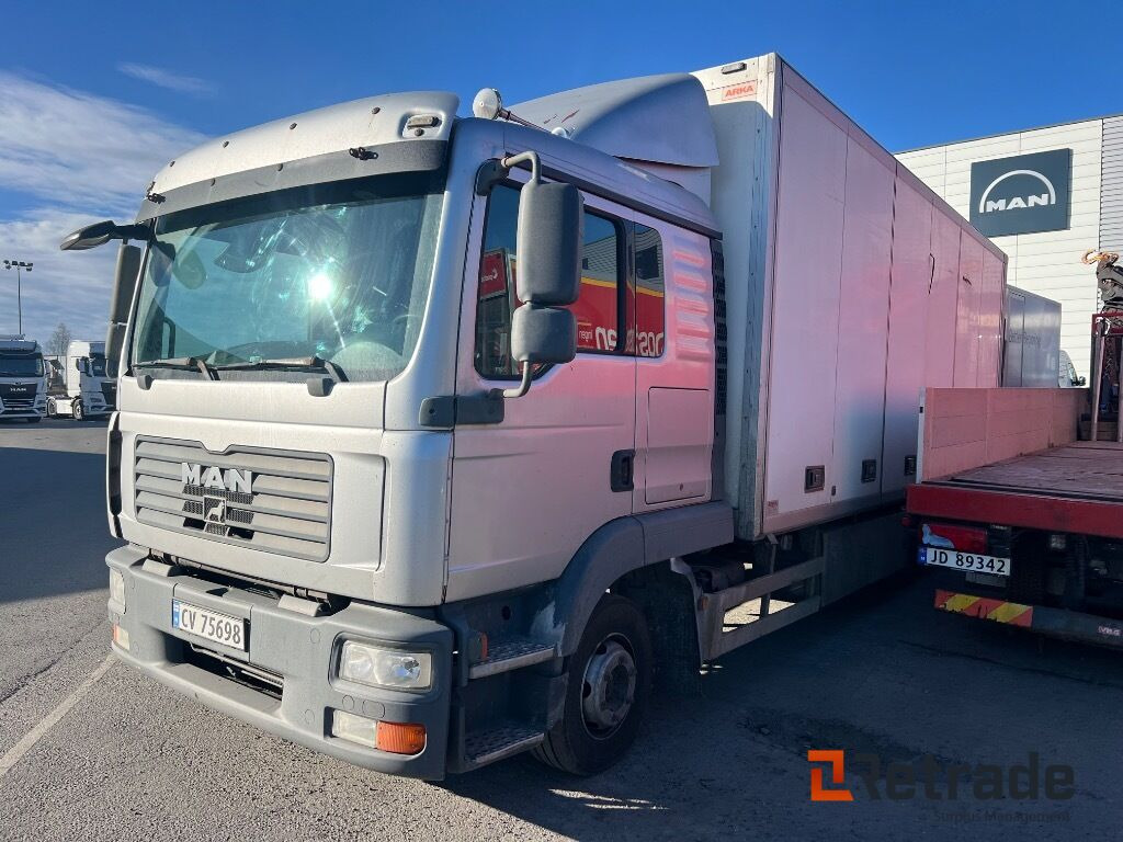 Truck Man TGL12.210 4X2BL - Skříňový nákladní auto: obrázek 1 Truck Man TGL12.210 4X2BL - Skříňový nákladní auto: obrázek 1