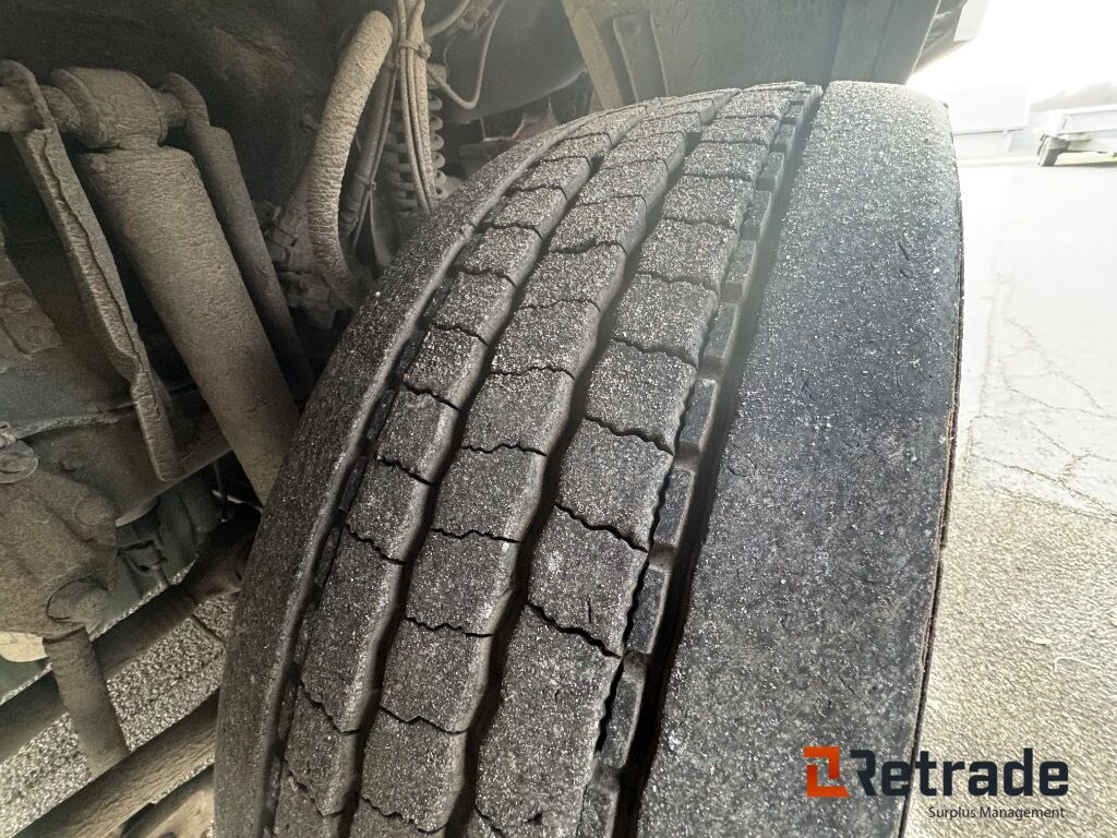 Skříňový nákladní auto VOLVO FM 330 4X2: obrázek 13