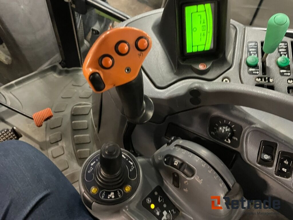 Zemědělská technika Traktor NEW HOLLAND T7050: obrázek 18 Zemědělská technika Traktor NEW HOLLAND T7050: obrázek 18