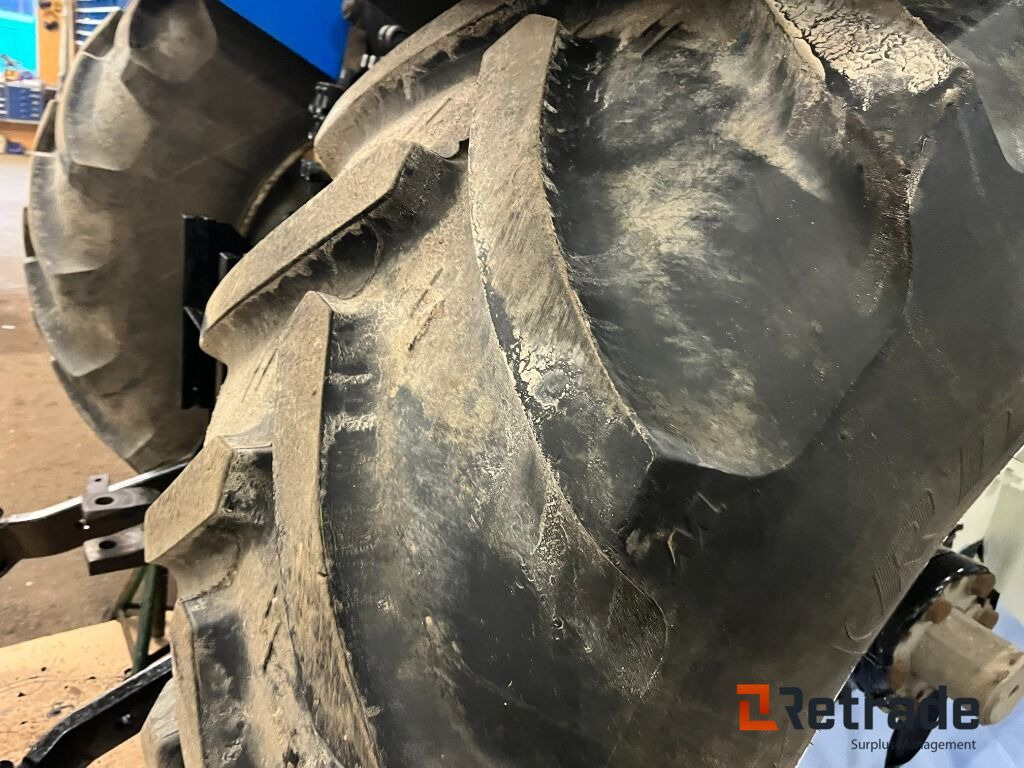 Zemědělská technika Traktor NEW HOLLAND T7050: obrázek 7 Zemědělská technika Traktor NEW HOLLAND T7050: obrázek 7