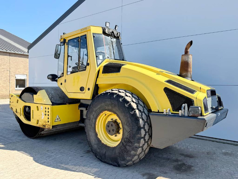 Bomag BW213DH-4 - Evib/BVC / German Machine - Válec: obrázek 3 Bomag BW213DH-4 - Evib/BVC / German Machine - Válec: obrázek 3