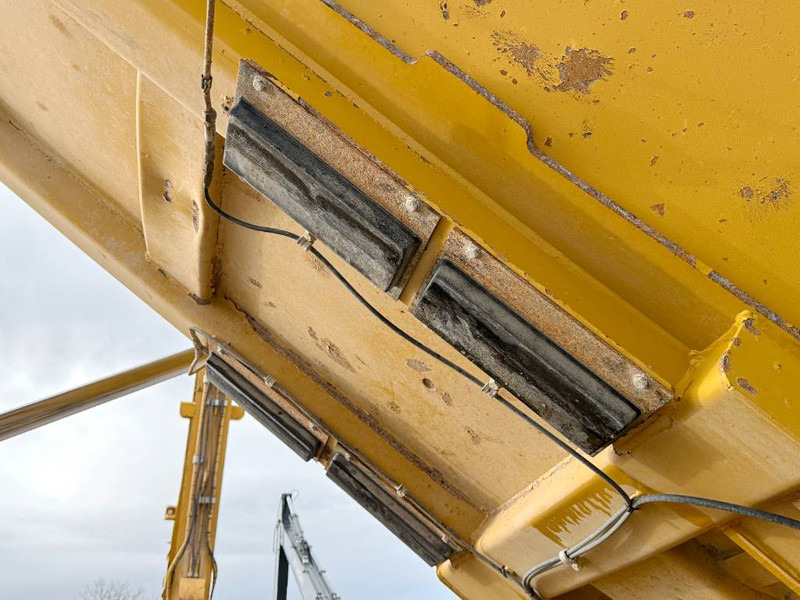 Kloubový sklápěč Cat 740 - Automatic Greasing / Airco: obrázek 19