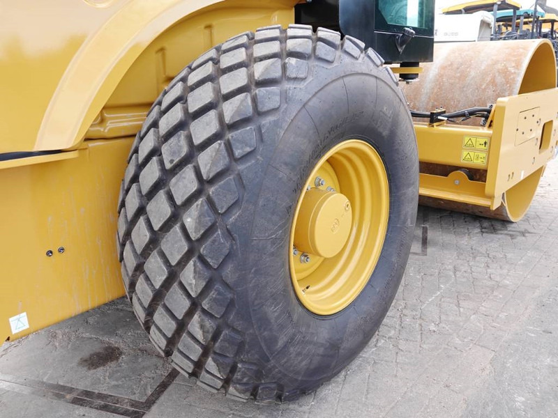 Válec Cat CS66B - CE Certified / Low Hours: obrázek 16