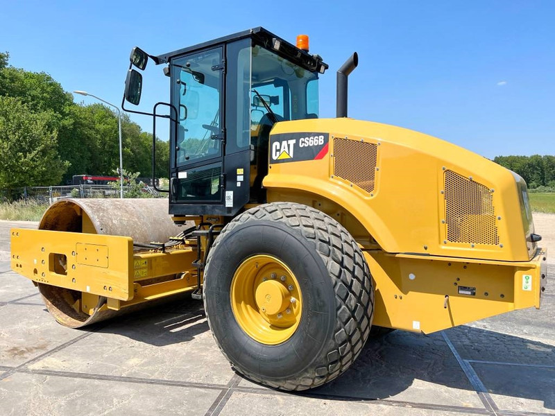 Cat CS66B - Excellent Condition / Low Hours / CE - Válec: obrázek 3 Cat CS66B - Excellent Condition / Low Hours / CE - Válec: obrázek 3