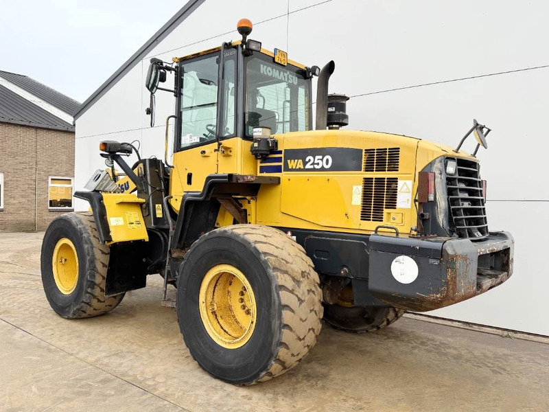Komatsu WA250-5 - Dutch Machine / 3rd Function - Kolový nakladač: obrázek 3 Komatsu WA250-5 - Dutch Machine / 3rd Function - Kolový nakladač: obrázek 3
