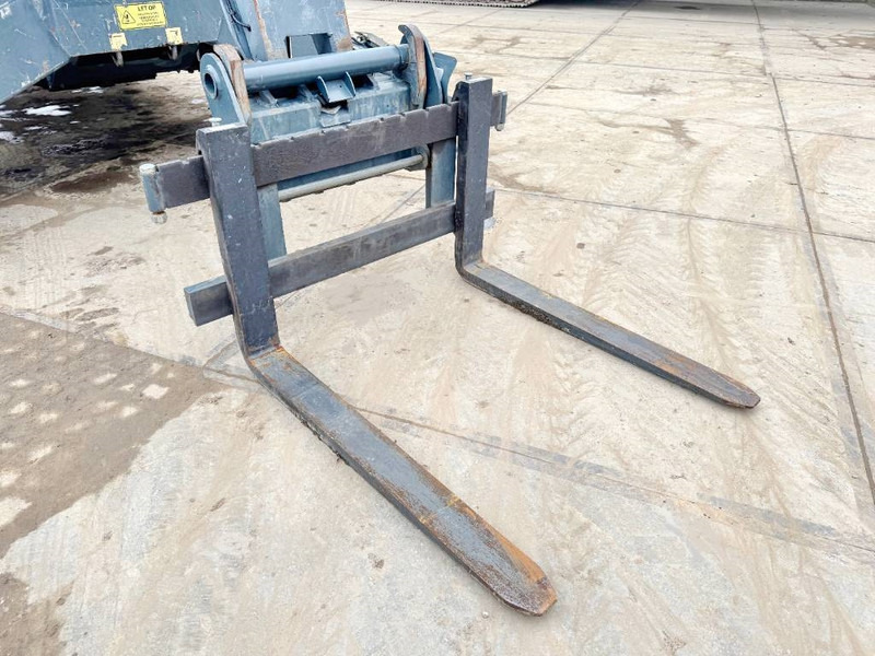 Teleskopický manipulátor MAGNI RTH5.21 - Remote Control / 4 Wheel Steering: obrázek 11 Teleskopický manipulátor MAGNI RTH5.21 - Remote Control / 4 Wheel Steering: obrázek 11