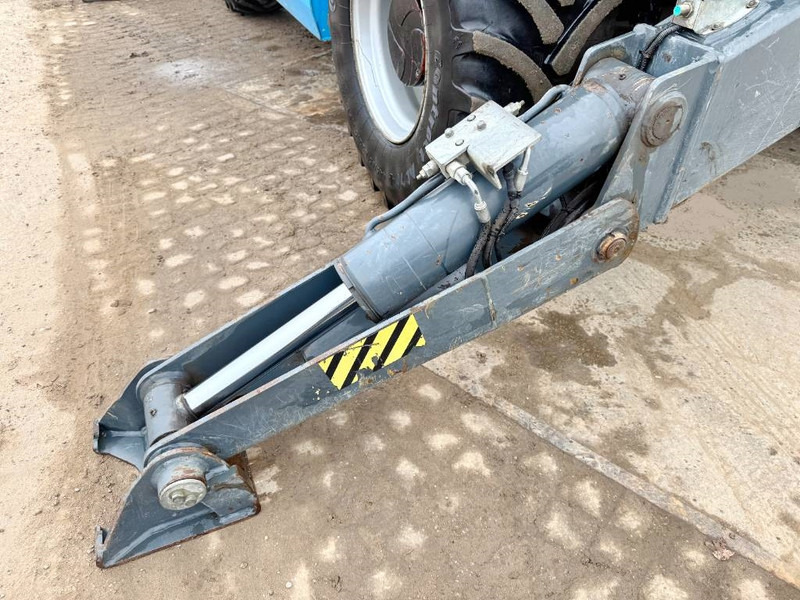 Teleskopický manipulátor MAGNI RTH5.21 - Remote Control / 4 Wheel Steering: obrázek 15 Teleskopický manipulátor MAGNI RTH5.21 - Remote Control / 4 Wheel Steering: obrázek 15