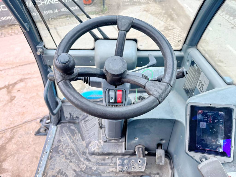 Teleskopický manipulátor MAGNI RTH5.21 - Remote Control / 4 Wheel Steering: obrázek 7