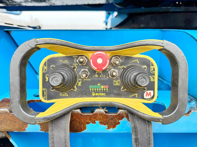 Teleskopický manipulátor MAGNI RTH5.21 - Remote Control / 4 Wheel Steering: obrázek 16