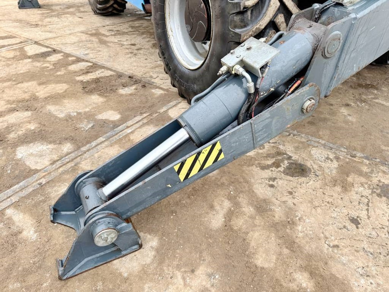 Teleskopický manipulátor MAGNI RTH5.21 - Remote Control / 4 Wheel Steering: obrázek 13 Teleskopický manipulátor MAGNI RTH5.21 - Remote Control / 4 Wheel Steering: obrázek 13