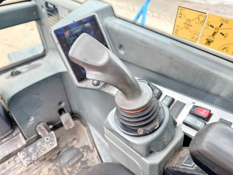 Teleskopický manipulátor MAGNI RTH5.21 - Remote Control / 4 Wheel Steering: obrázek 9 Teleskopický manipulátor MAGNI RTH5.21 - Remote Control / 4 Wheel Steering: obrázek 9