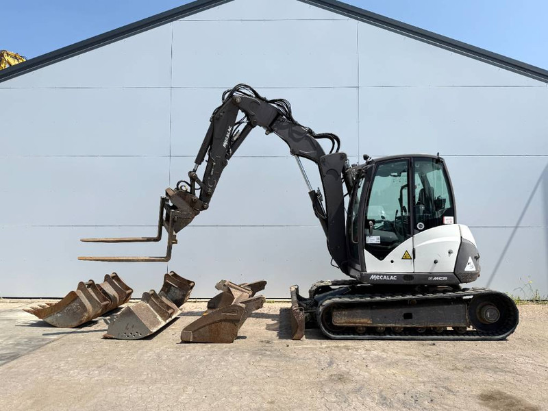 Mecalac 8MCR - 6 Attachments Included! Auto Greasing - Mini rýpadlo: obrázek 1 Mecalac 8MCR - 6 Attachments Included! Auto Greasing - Mini rýpadlo: obrázek 1