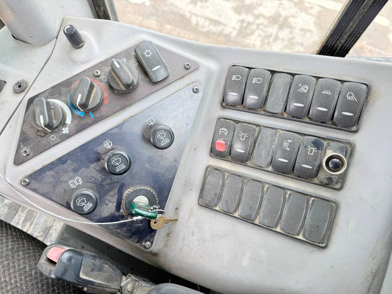 Grejdr Volvo G970 - good working: obrázek 11