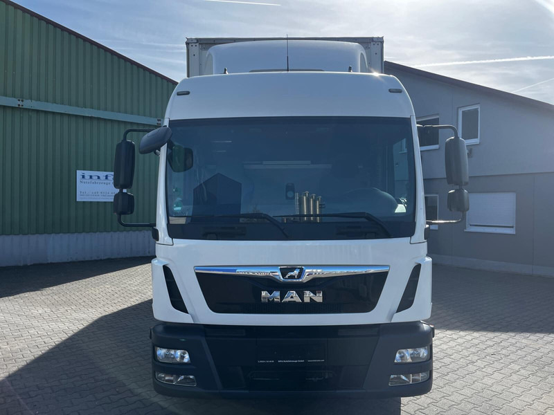 MAN TGL 8.220 - Plachtový nákladní auto: obrázek 2 MAN TGL 8.220 - Plachtový nákladní auto: obrázek 2