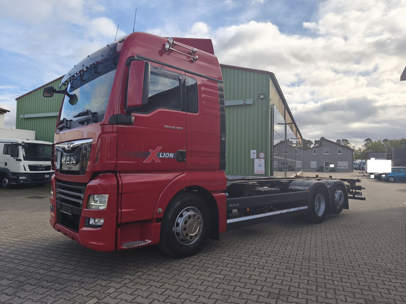 MAN TGX 26.500 BDF 6x2 Euro 6 Standard Lift+Lenk (29) - Podvozek s kabinou: obrázek 1 MAN TGX 26.500 BDF 6x2 Euro 6 Standard Lift+Lenk (29) - Podvozek s kabinou: obrázek 1