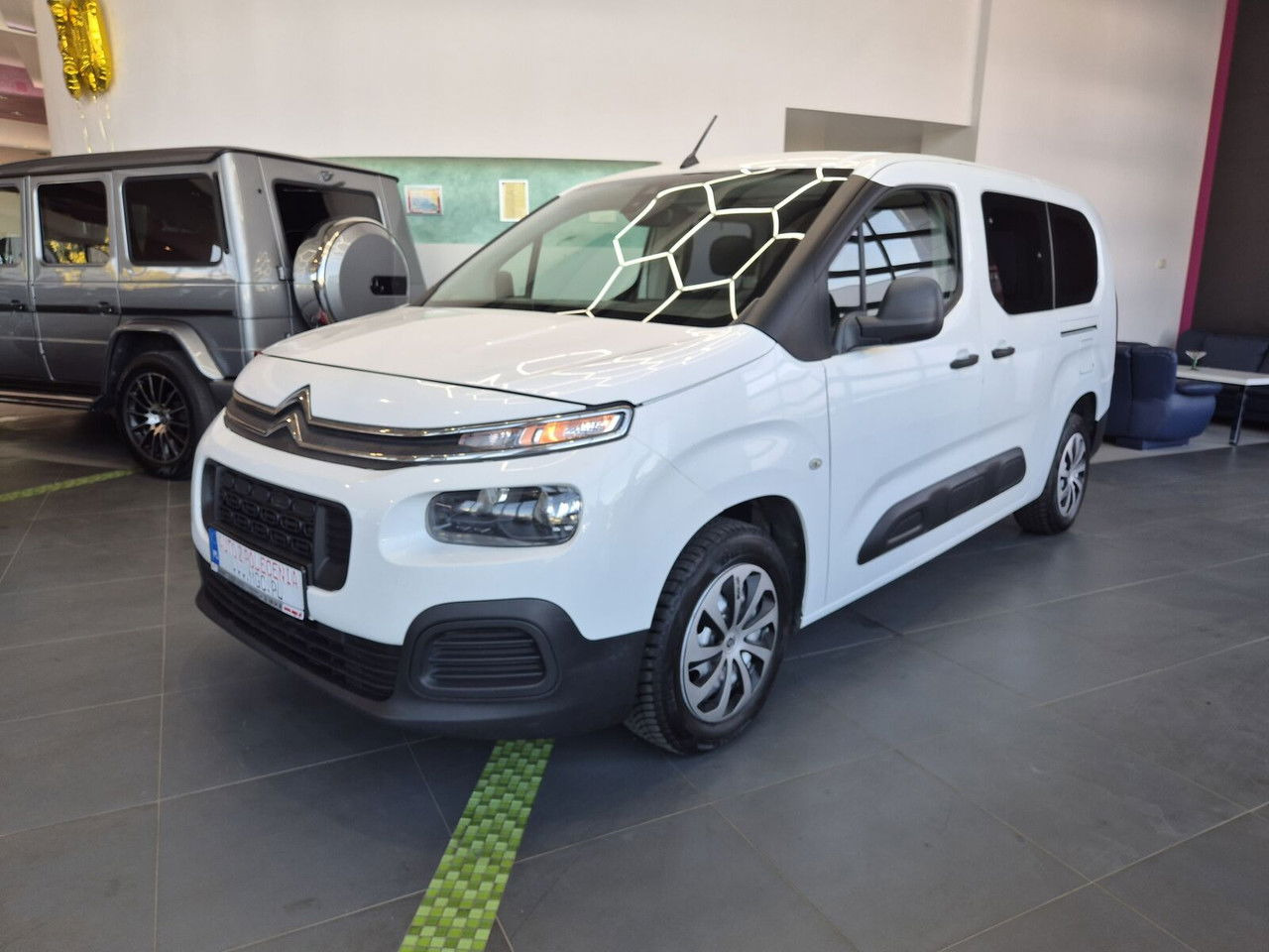 Citroën Berlingo 1.2 / 1 Owner / Serviced - Furgon: obrázek 2 Citroën Berlingo 1.2 / 1 Owner / Serviced - Furgon: obrázek 2