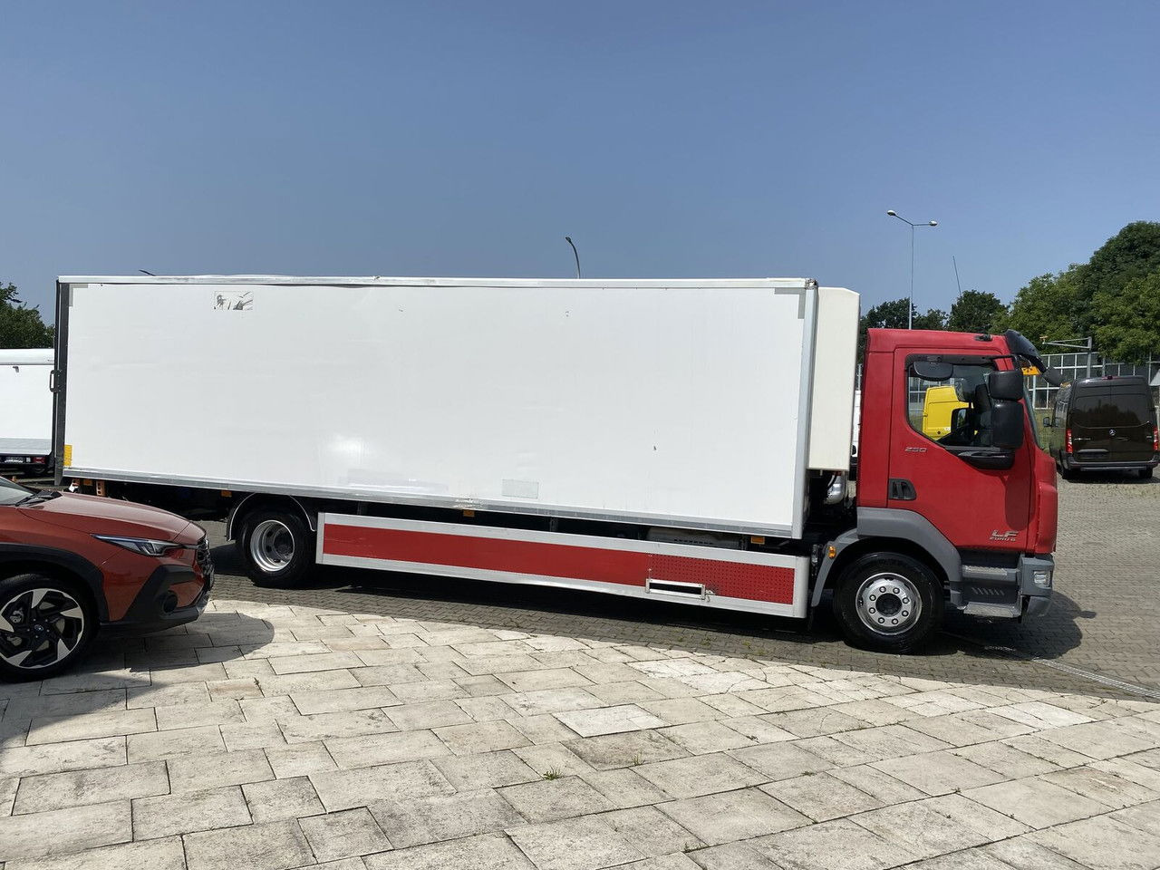 DAF LF 250 E6 AUT / 119TKM / Hulsteins -24 +25 / 18 EP / Serviced - Chladírenský nákladní automobil: obrázek 4 DAF LF 250 E6 AUT / 119TKM / Hulsteins -24 +25 / 18 EP / Serviced - Chladírenský nákladní automobil: obrázek 4