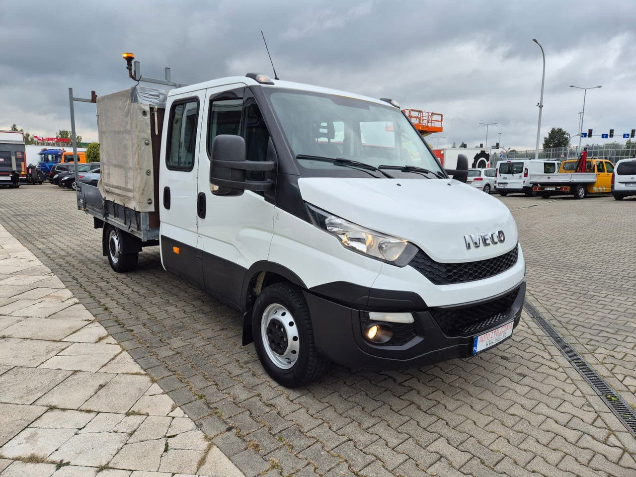 Iveco Daily 35 35S15 / Doka / 1 Owner / LOW KM / 7 Seats - Dodávka valník: obrázek 4 Iveco Daily 35 35S15 / Doka / 1 Owner / LOW KM / 7 Seats - Dodávka valník: obrázek 4
