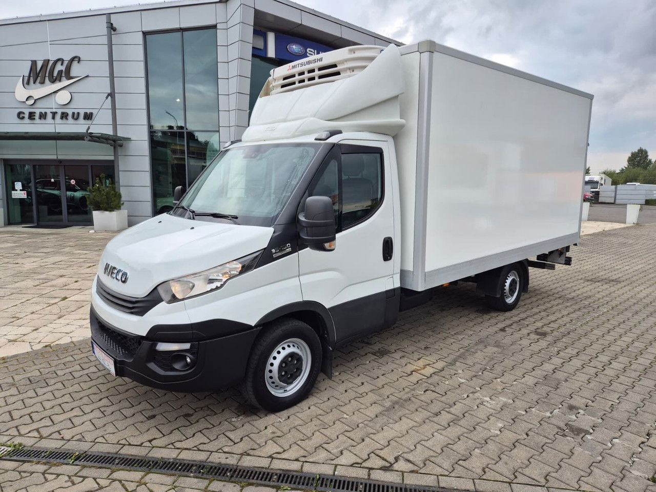 Iveco Daily 35S16 Hi-Matic / 1 Owner / Mitsubishi / Serviced - Chladící dodávka: obrázek 1 Iveco Daily 35S16 Hi-Matic / 1 Owner / Mitsubishi / Serviced - Chladící dodávka: obrázek 1