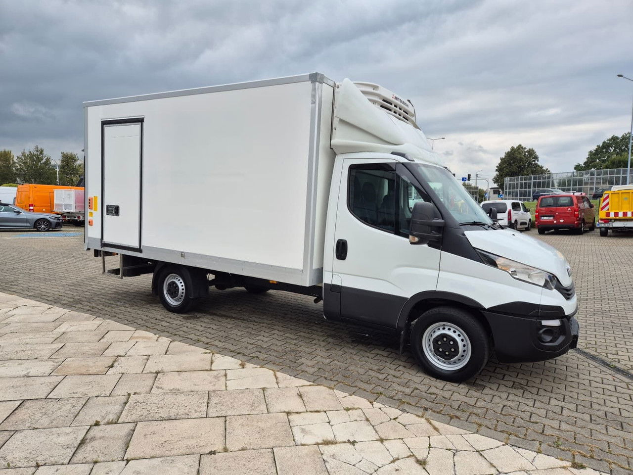 Iveco Daily 35S16 Hi-Matic / 1 Owner / Mitsubishi / Serviced - Chladící dodávka: obrázek 5 Iveco Daily 35S16 Hi-Matic / 1 Owner / Mitsubishi / Serviced - Chladící dodávka: obrázek 5