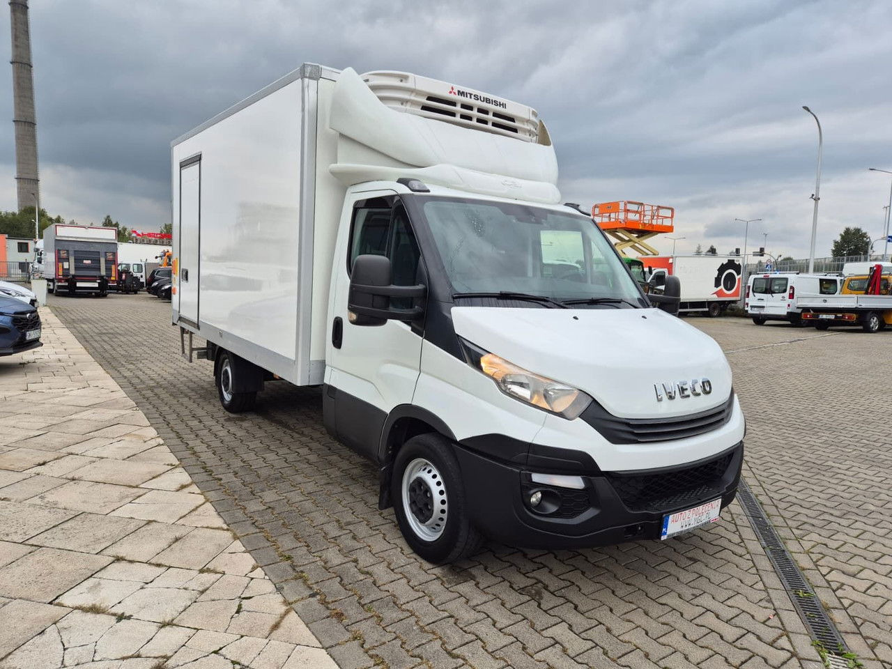 Iveco Daily 35S16 Hi-Matic / 1 Owner / Mitsubishi / Serviced - Chladící dodávka: obrázek 4 Iveco Daily 35S16 Hi-Matic / 1 Owner / Mitsubishi / Serviced - Chladící dodávka: obrázek 4