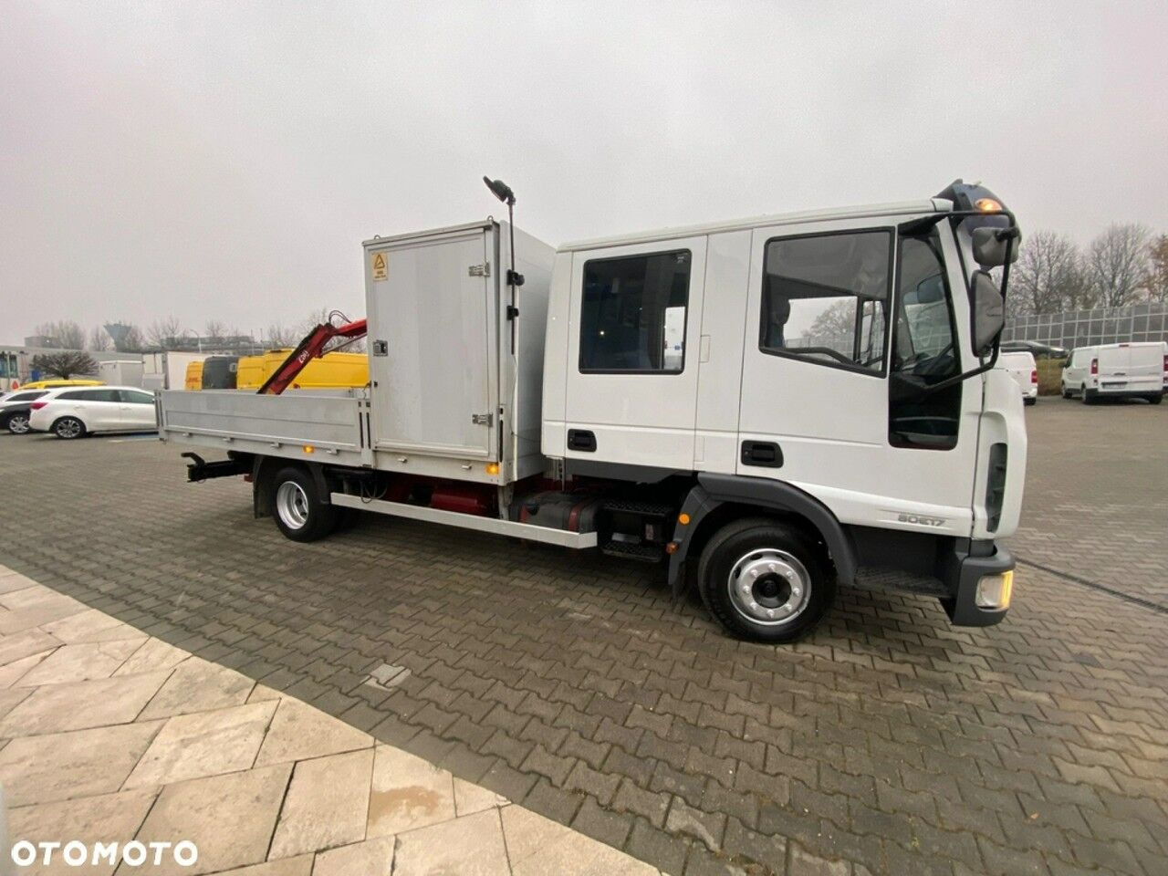 Iveco Eurocargo ML80E17 / HDS HMF / 1 Owner / Doka - Nákladní automobil valníkový/ Plošinový, Auto s hydraulickou rukou: obrázek 2 Iveco Eurocargo ML80E17 / HDS HMF / 1 Owner / Doka - Nákladní automobil valníkový/ Plošinový, Auto s hydraulickou rukou: obrázek 2