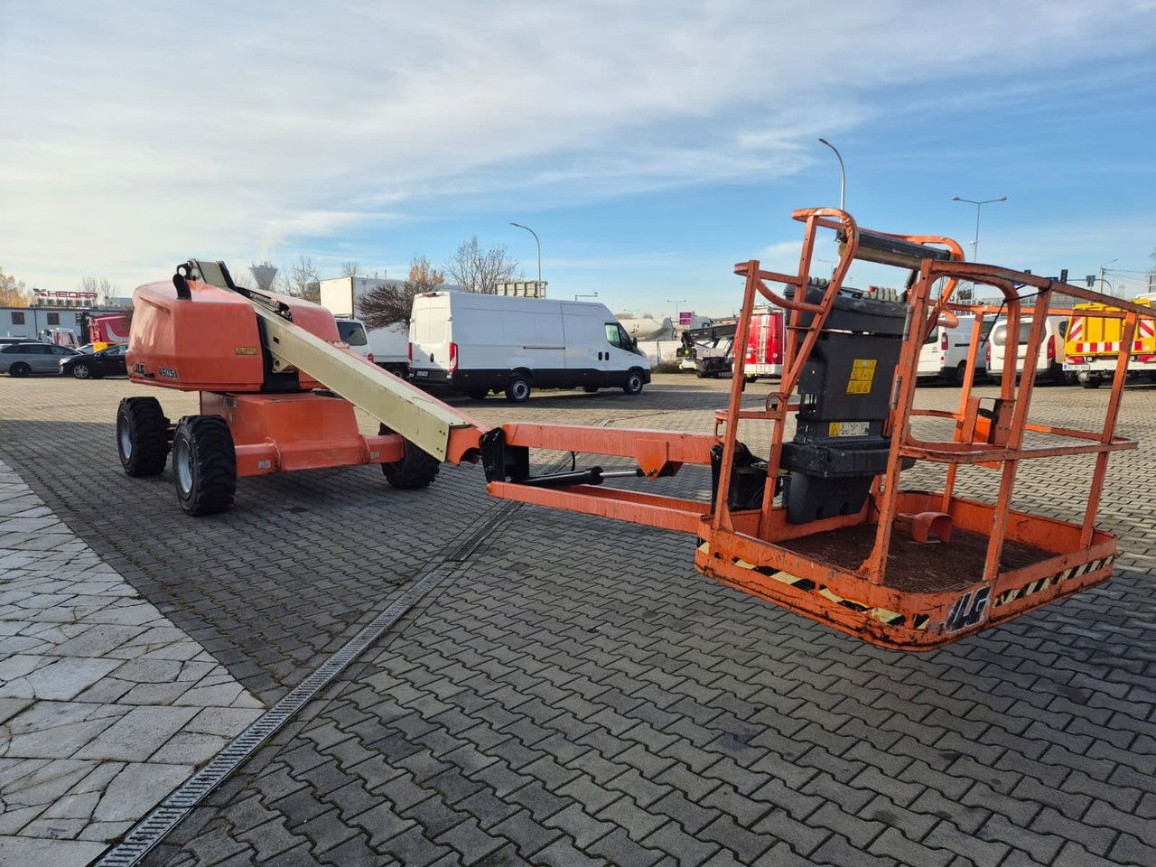JLG 460SJ 4X4 / 1 Owner / Works Great - Kloubová plošina: obrázek 4 JLG 460SJ 4X4 / 1 Owner / Works Great - Kloubová plošina: obrázek 4