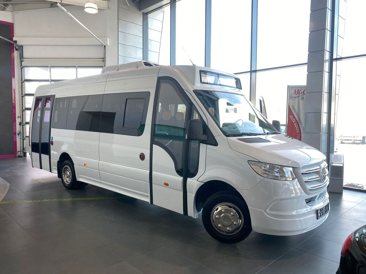 Mercedes-Benz Sprinter 517 - Minibus, Mikrobus: obrázek 5 Mercedes-Benz Sprinter 517 - Minibus, Mikrobus: obrázek 5