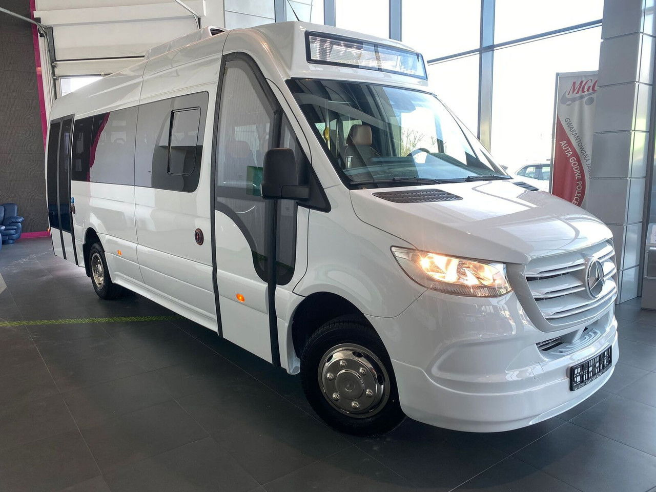 Mercedes-Benz Sprinter 517 - Minibus, Mikrobus: obrázek 4 Mercedes-Benz Sprinter 517 - Minibus, Mikrobus: obrázek 4