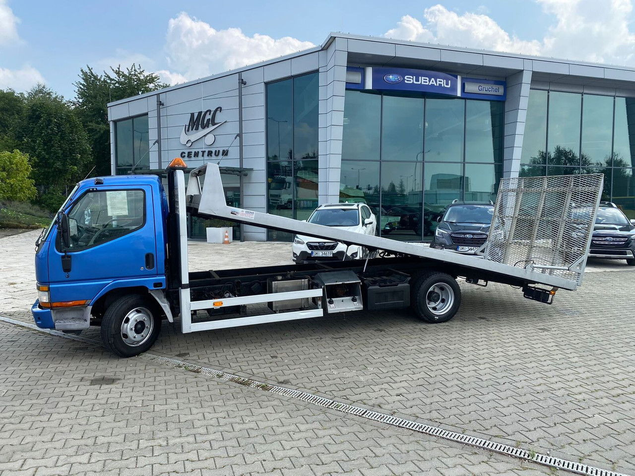 Mitsubishi Canter 3,0 D Mobile Platform / Hydraulic / Cars AND Machinery - Odtahovka: obrázek 2 Mitsubishi Canter 3,0 D Mobile Platform / Hydraulic / Cars AND Machinery - Odtahovka: obrázek 2
