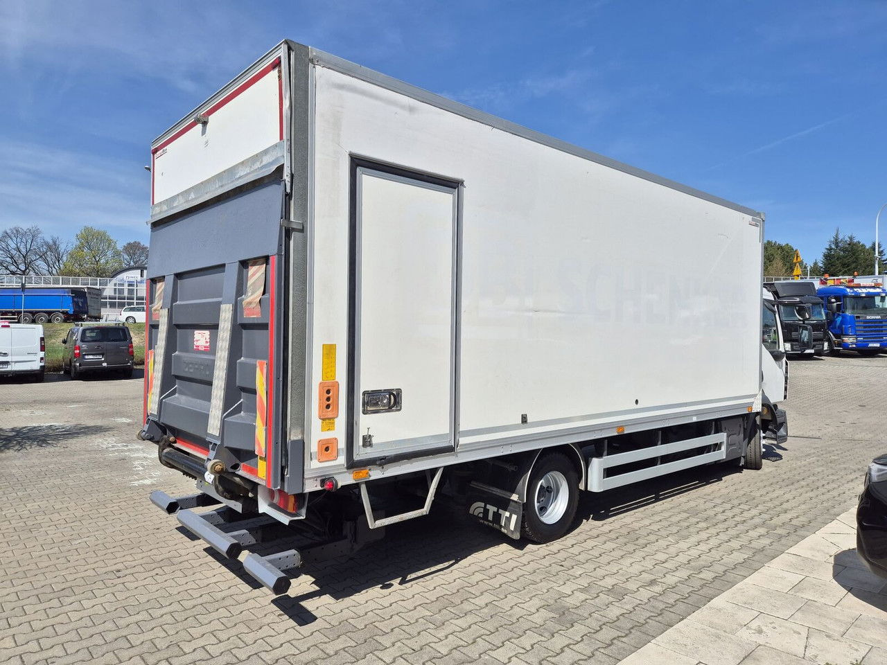Renault D Gama 12.220 / LOW KM / Euro6 - Skříňový nákladní auto: obrázek 5 Renault D Gama 12.220 / LOW KM / Euro6 - Skříňový nákladní auto: obrázek 5