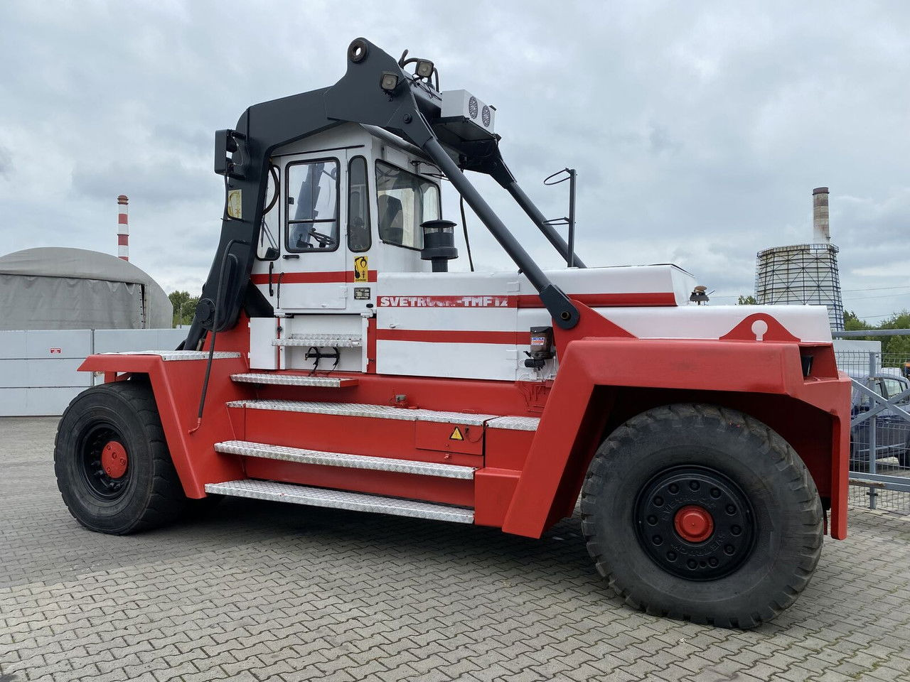 SVETRUCK TMF 12/9 HB / 1 Owner / Elme Spreader / Wood LOG A RM - Reach stacker: obrázek 2 SVETRUCK TMF 12/9 HB / 1 Owner / Elme Spreader / Wood LOG A RM - Reach stacker: obrázek 2