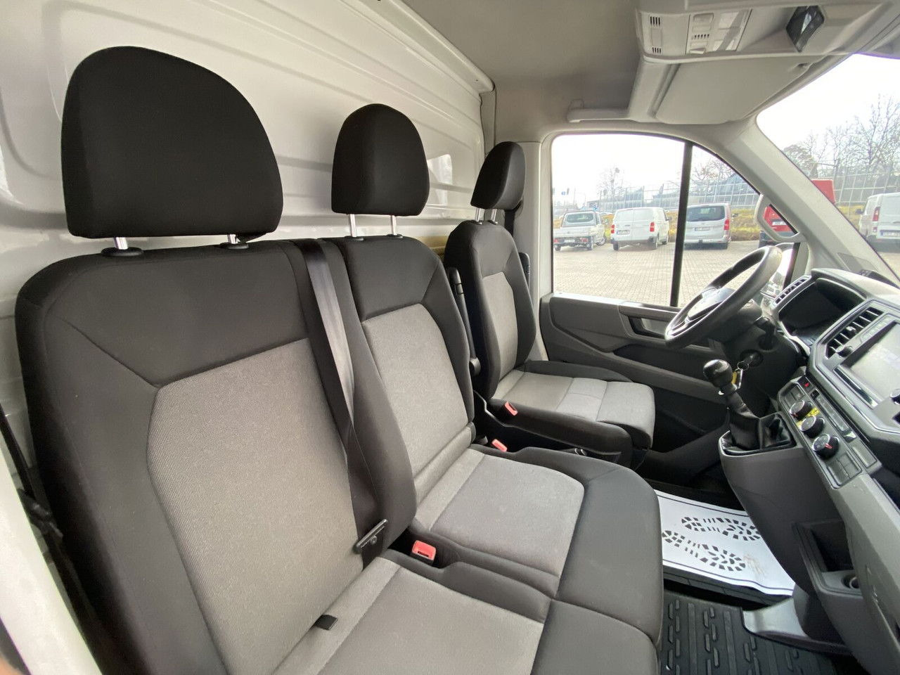 Volkswagen Crafter 2.0 TDI 177HP / High Container / Lift 750KG / Super Cond Volkswagen Crafter 2.0 TDI 177HP / High Container / Lift 750KG / Super Cond leasing Volkswagen Crafter 2.0 TDI 177HP / High Container / Lift 750KG / Super Cond Volkswagen Crafter 2.0 TDI 177HP / High Container / Lift 750KG / Super Cond: obrázek 14